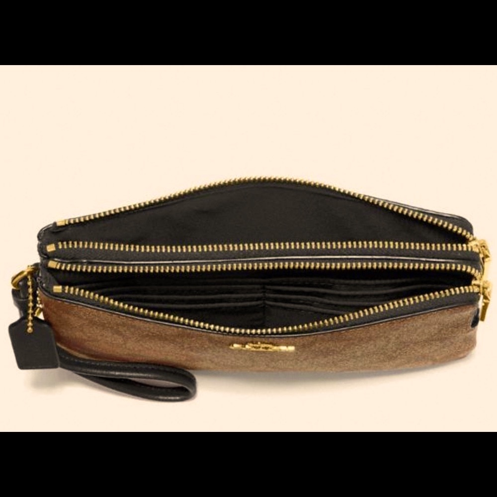 🔥COACH 🔥DOUBLE 🔥ZIPPER 🔥WRISTLET 🔥 - Picture 3 of 9